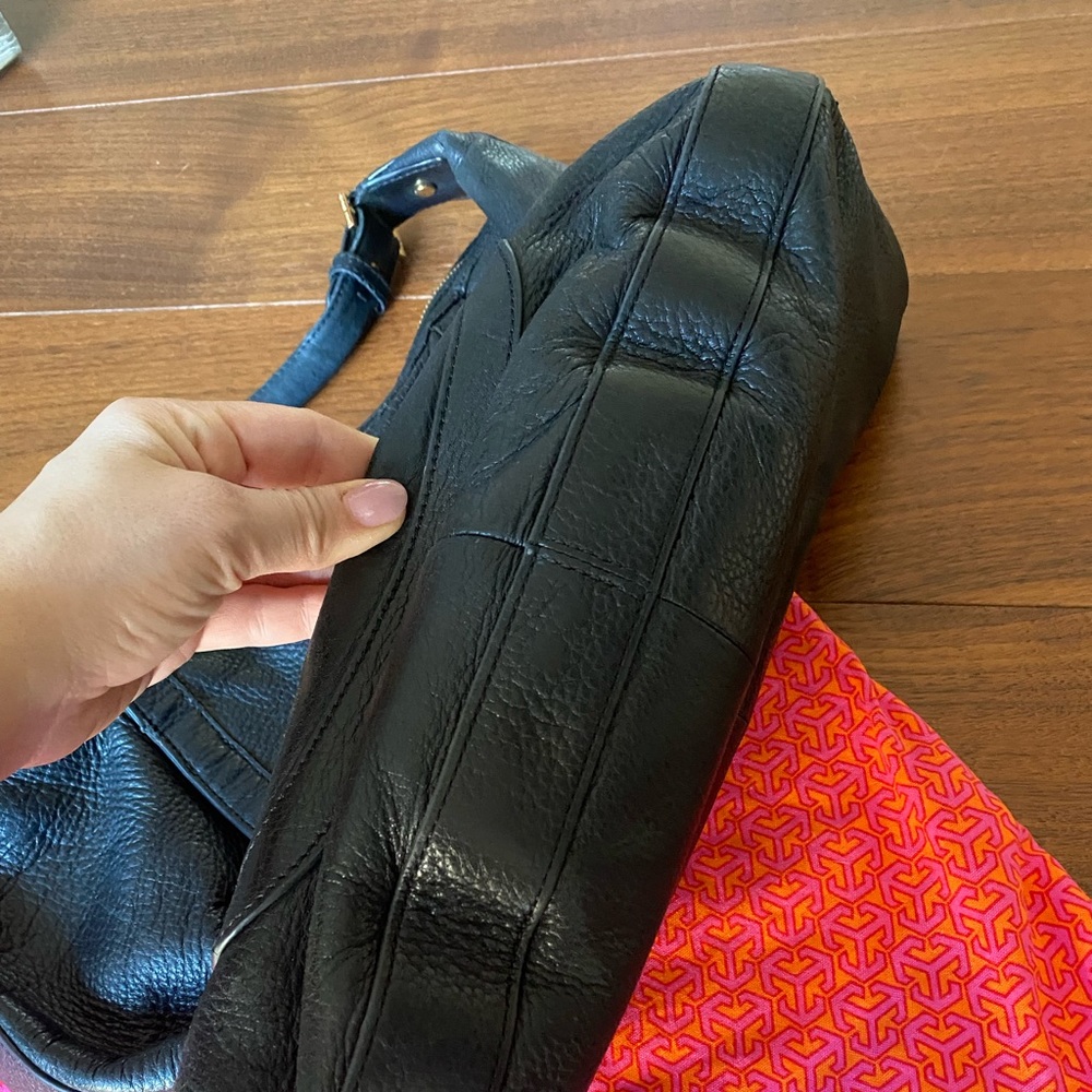 [Tory Burch] Amanda Black Leather Hobo Bag - Picture 7 of 9